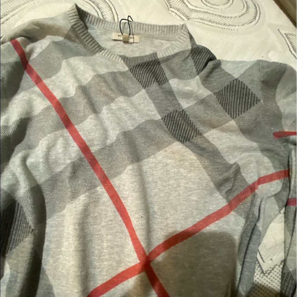 Burberry sweater
